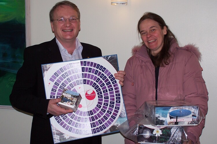 atthagaspilið - folk að vinna 004