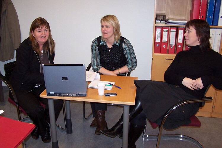 atthagaspilið - folk að vinna 009