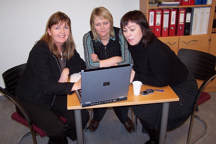 atthagaspilið - folk að vinna 014