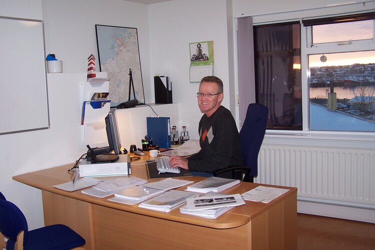 atthagaspilið - folk að vinna 049