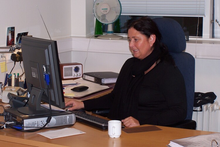 atthagaspilið - folk að vinna 059