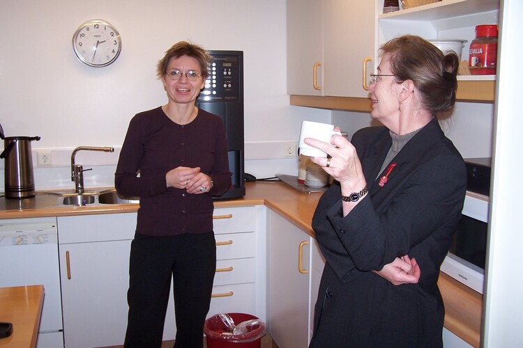 atthagaspilið - folk að vinna 064