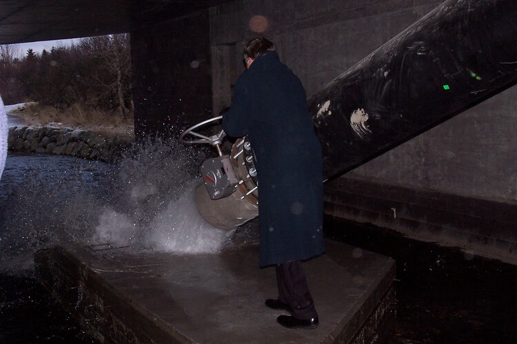 atthagaspilið - folk að vinna 101