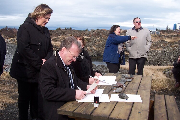 Hleinar - undirskrift 022