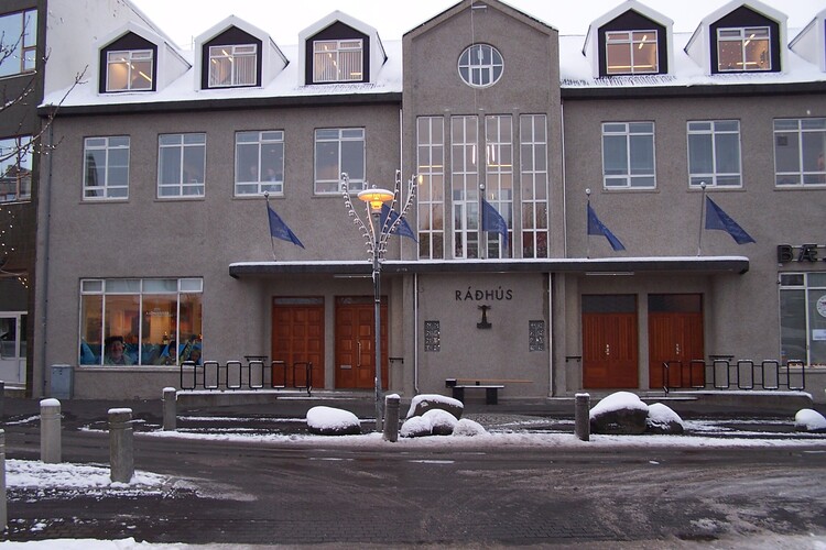 RÁÐHÚSIÐ 002
