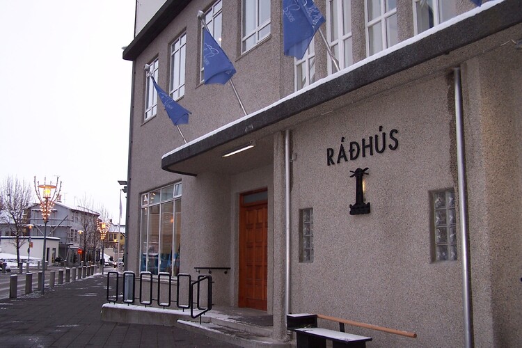 RÁÐHÚSIÐ 004
