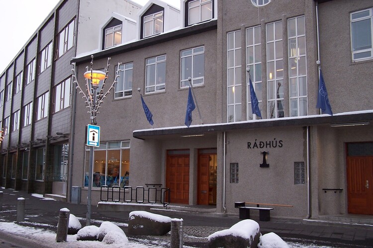 borgarafundur og listaverk á féló 003