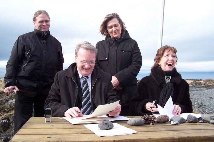 Hleinar - undirskrift 021