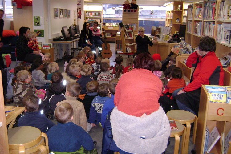 Þrír leikskólar í heimsókn í Bókasafni Hafnarfjarðar