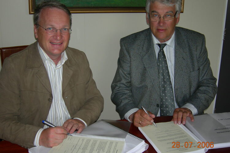 1_multipart_xF8FF_2_Undirritun%2028-07-2006