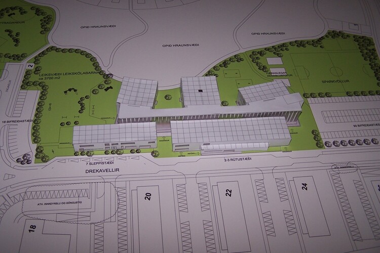 febrúar - mars 057