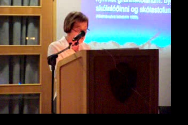 febrúar - mars 121