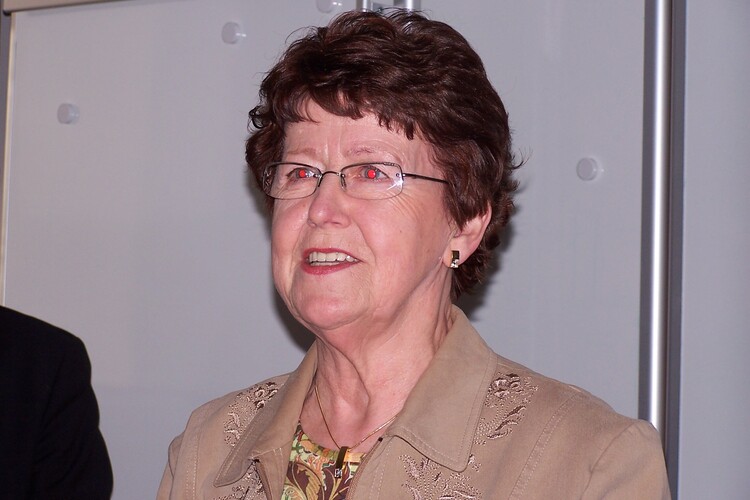 febrúar - mars 133