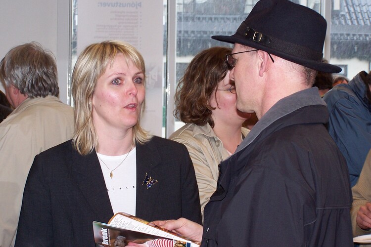 febrúar - mars 024