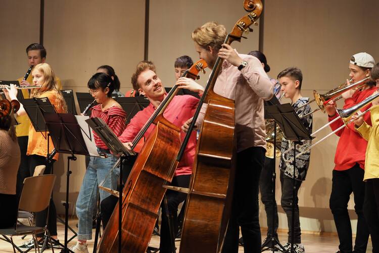 54279247_10158132963539989_154164891857453056_o