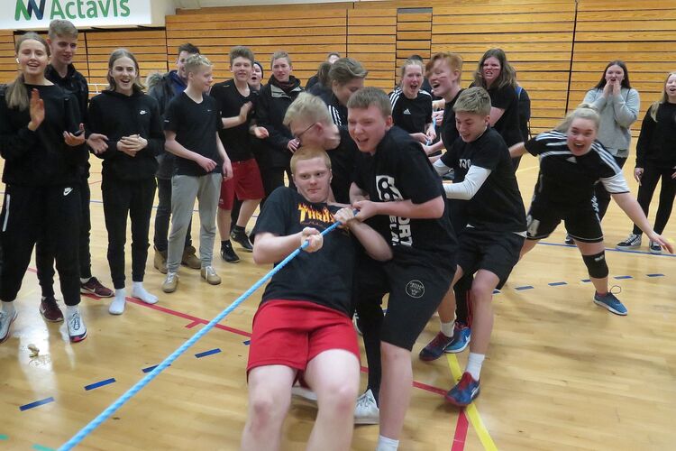 Sigurvegarar í reiptogi_Víðó