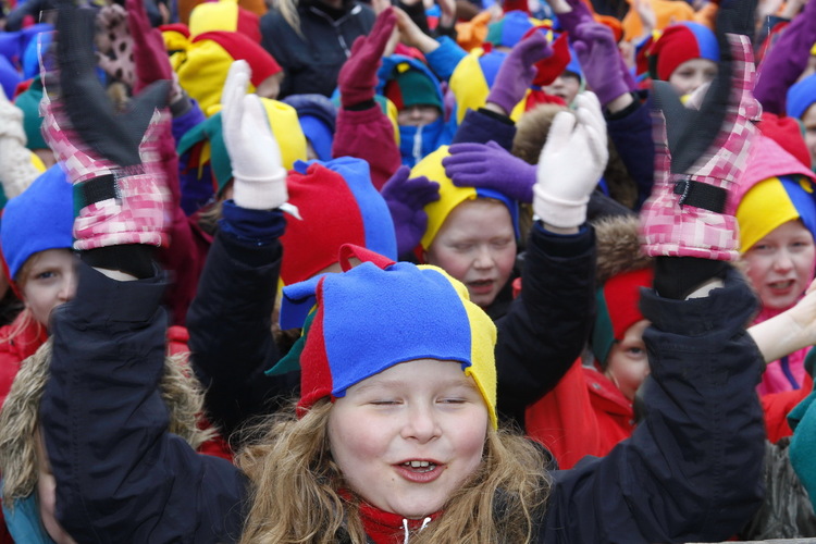 Bjartir dagar þriðju bekkingar syngja-107_resize