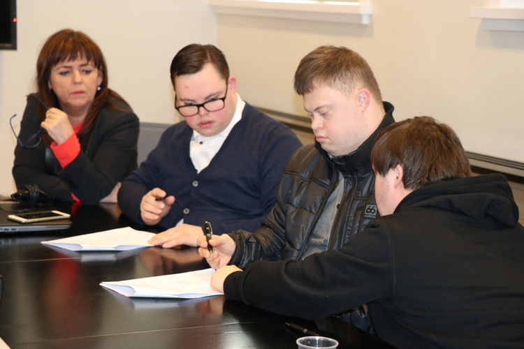 Mynd2IbuarUndirritaSamning