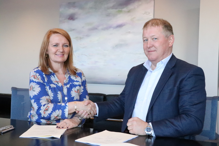 Samningurhandsaladur